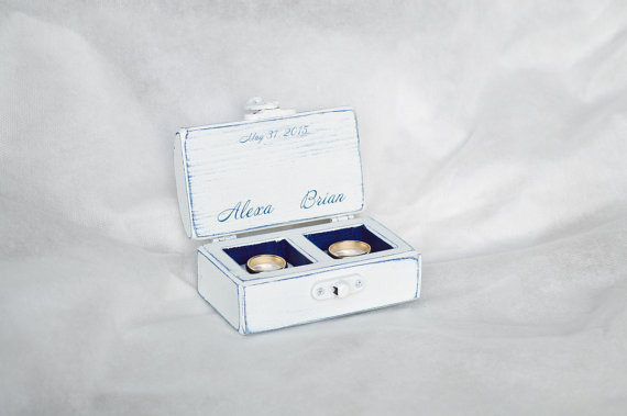 Mariage - Rustic Wedding Ring Box Personalized Rings Box Double Ring Bearer Box Something Blue Proposal Ring Box Hearts Engagement Ring Box