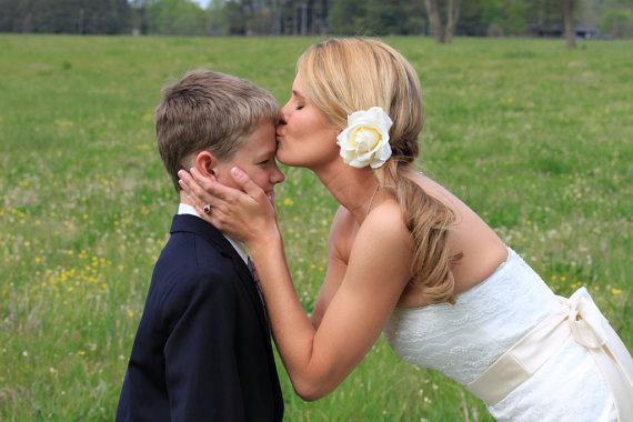 زفاف - Ivory White Rose Hair Clip, Real Touch for Wedding, Flower Girl, Bride, Bridesmaid, Natural, Flower Child, Destination, Lapel, Hat or Shoes
