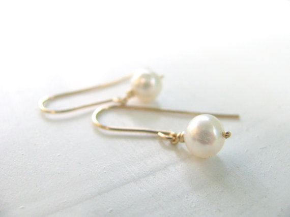 زفاف - Pearl earrings, gold earrings, bridal earrings, bridesmaid earrings, bridesmaid gift, bridal jewelry,  wedding earrings, gold filled