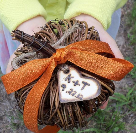 Свадьба - Personalized Rustic Pumpkin Ring Bearer Pillow - Perfect for your Outdoor Fall Wedding