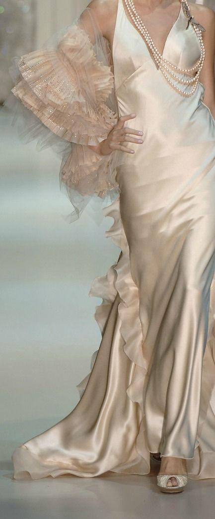 Mariage - Armani Privé Fall 2012 Couture Fashion Show: Complete Collection