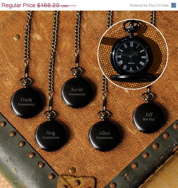 Свадьба - Personalized Pocket Watches - Groomsmen Gifts - Engraved Black Pocket Watch Set  (Lot of 5 - RO938X5)
