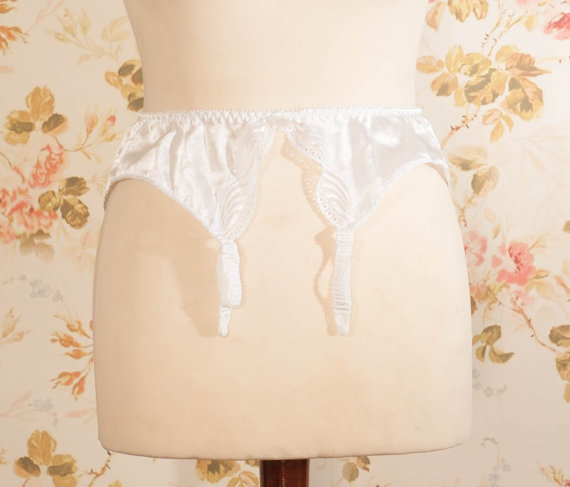 Hochzeit - Vintage White Satin Garter Belt, Suspender Belt. Waist Circumference: 29 - 36"
