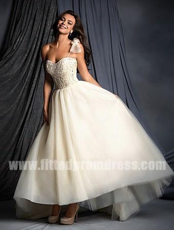 Hochzeit - Alfred Angelo 2505 Single Shoulder Strap Wedding Gowns