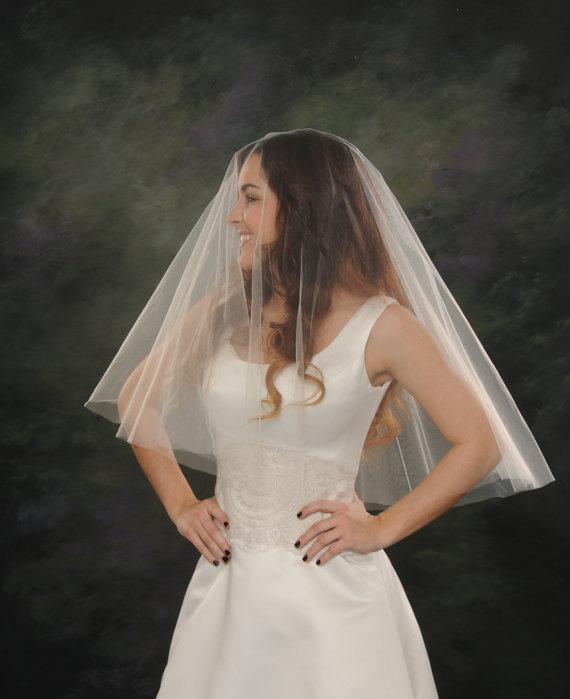 Wedding - Drop Veil 24 inch front 28 inch back Circular 2 Tier Light Ivory Bridal Veil Waist Wedding Veil White Blusher Double Layer