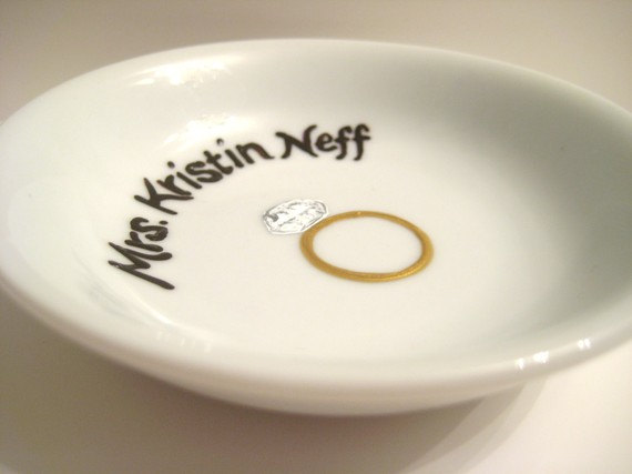Hochzeit - Ring Holder Dish- Personalized Engagement Gift for the Bride, Name Arched Above Ring