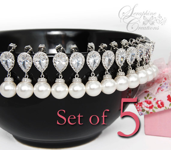Свадьба - SET OF 5 Bridesmaid Gifts Pearl Earrings Swarovski Cubic Zirconia Wedding Jewelry Teardrop Bridesmaid Gift Wedding Party Favors 5%OFF
