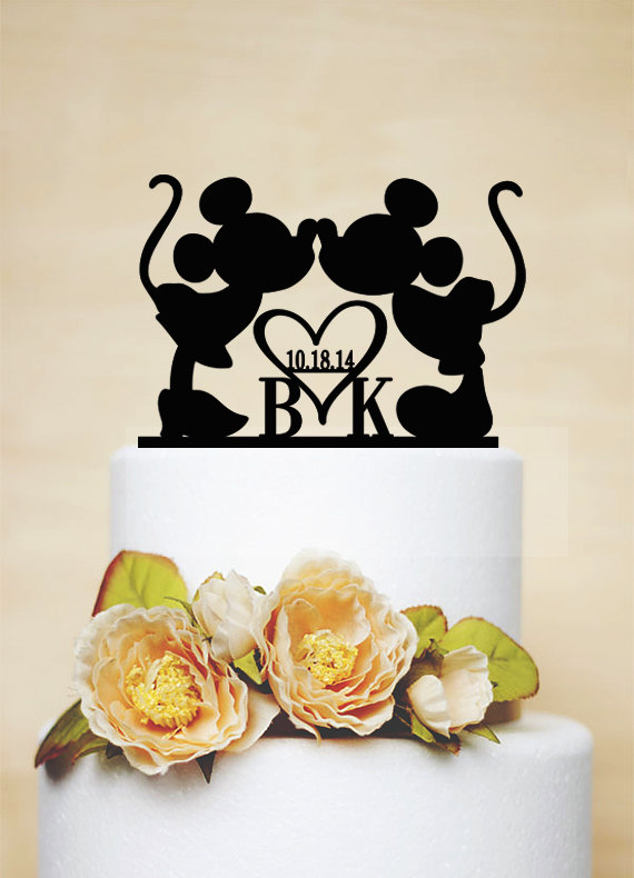 Hochzeit - Custom Wedding Cake Topper,Mickey & Minnie Cake Topper With Wedding Date,Initials Cake Topper,bridal shower topper,Wedding Decoration-I022