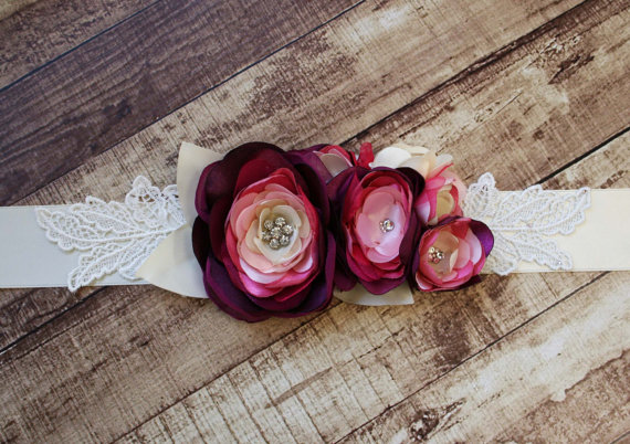زفاف - Wedding Sash -- Ivory Wedding Dress Sash with Lace Leaf Accents and Flowers in Layers of Burgundy, Fuschia, Light Pink and Champange