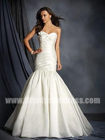 Mariage - Alfred Angelo 2521 Sweetheart Neckline Wedding Gowns