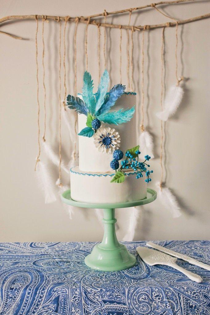 زفاف - A Flowers And Feathers Themed Bridal Shower