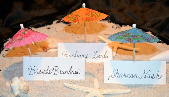 Mariage - Beach Wedding Umbrella Escort Cards 1