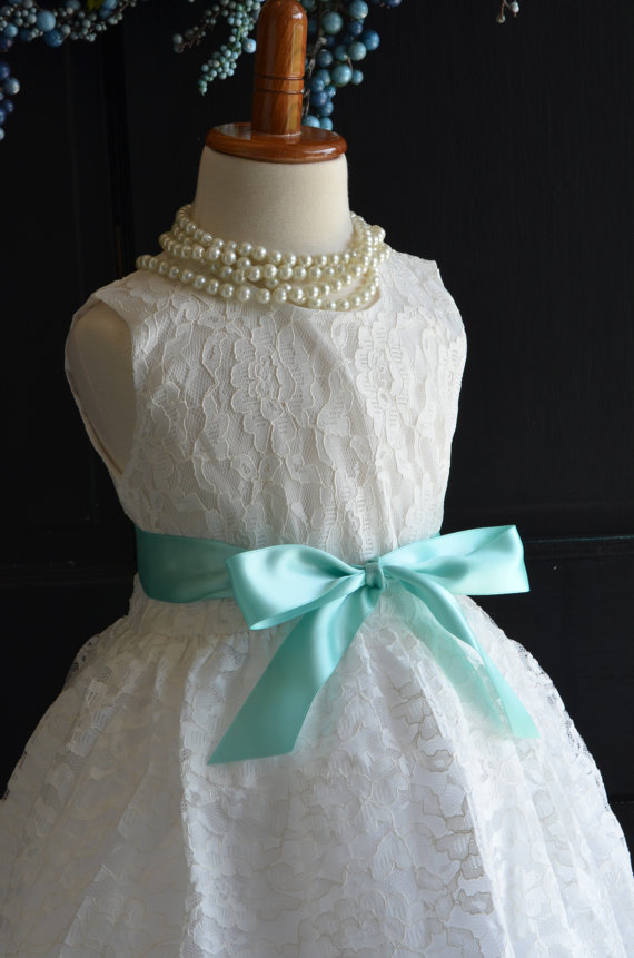 Hochzeit - White Lace Flower Girl Dress, Lace dress,  Wedding dress, bridesmaid dress,  Vintage Style Dress Shabby chic
