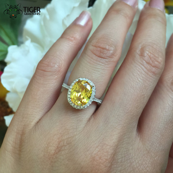 زفاف - 3.25 Carat, Oval Halo Engagement Ring, Canary Yellow and White Man Made Diamond Simulants, Art Deco, Wedding, Bridal Ring, Sterling Silver