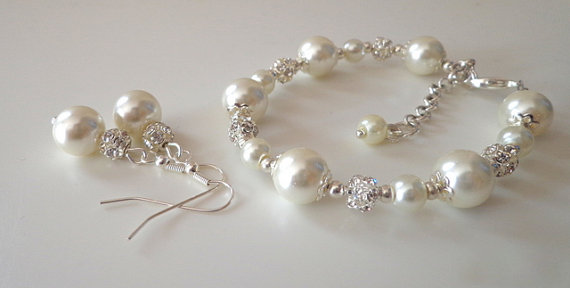 Hochzeit - Ivory pearl bridesmaid jewelry set, pearl bracelet and earrings set, bridesmaid jewelry set, bridesmaid gift,wedding jewelry