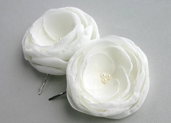 Wedding - Ivory Flower Hair Pins, Ivory Wedding Hair Accessory, Bridal Accessories, Off White Flower Hair Clips, Flower Hair Pieces, Hair Comb, Clips
