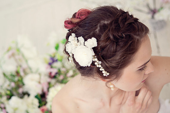 زفاف - Pearl and flower bridal comb, Ivory bridal comb, Bridal hair comb, Ivory pearl and flower comb, Wedding hair accessories, Gold pearl comb