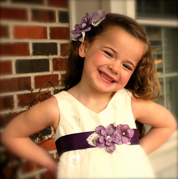 زفاف - Flower Girl Sash and Hair Pin Set - Lavender Purple Silk Flower Headband and Belt for Wedding, Pageant