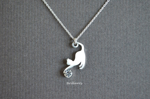 زفاف - Swarovski crystal Cat necklace in silver, Kitty necklace, Animal necklace, Bridesmaid jewelry, Everyday necklace, Wedding necklace