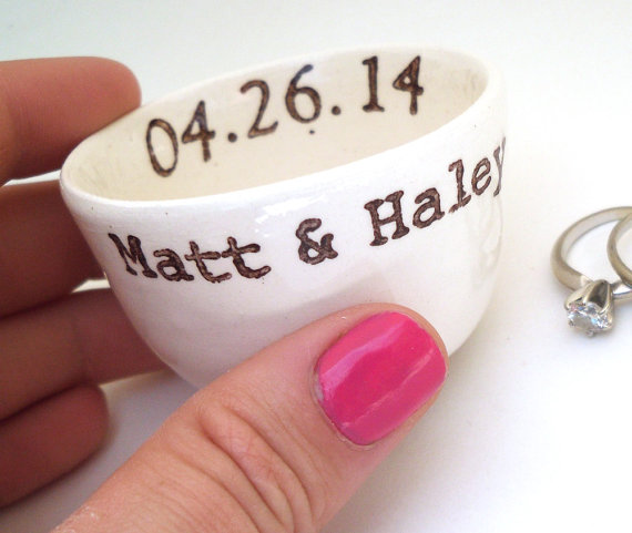 Mariage - CUSTOM RING DISH personalized date names initials wedding ring pillow ring holder candle holder wedding gift idea engagement gift idea