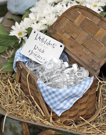 Hochzeit - 17 Adorable Ideas For A Storybook-Inspired Country Wedding