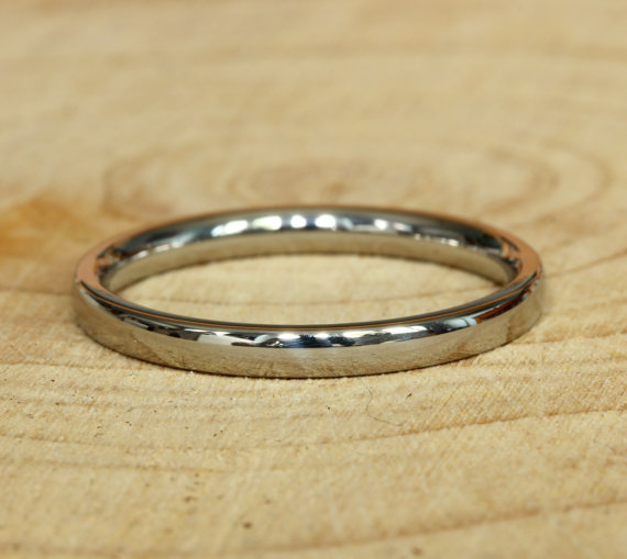 Hochzeit - 2mm Wide Comfort Fit / Court Shape Titanium Plain band Wedding Ring