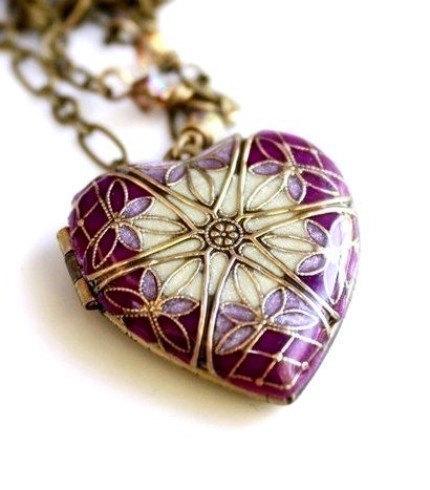 Mariage - Wedding Necklace Bridal Jewelry Romantic Remembrance Necklace Gift for the Bride Purple Heart Locket Filigree Locket Memorial Jewelry