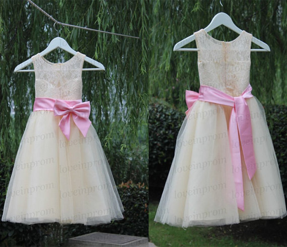 Hochzeit - Cap sleeve flower girls dress,short wedding party dress,handmade children dress/clothing