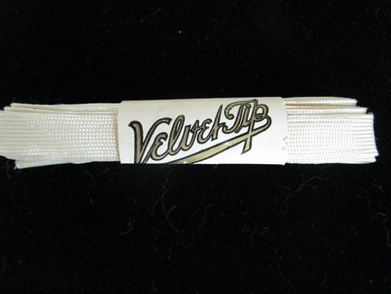 زفاف - Vintage Velvet Tip Creamy White Satin Shoe Laces // New Old Stock