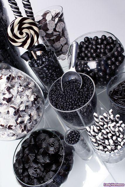 زفاف - Dark And Delightful: Black And White Candy Buffet