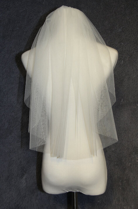 Mariage - White Ivory Bridal Veil, a layer of cutting edge veil, bridal veil, wedding headpiece, veil comb, simple wedding veil