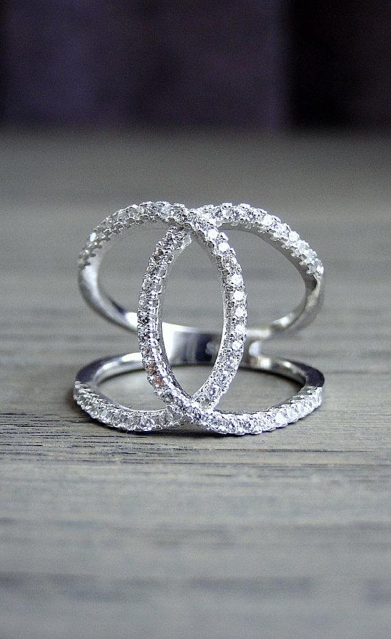 Mariage - Trending overlapping loop diamond Ring, sterling silver ring, sparkly ring, loop Ring, golden Ring, Pave Ring, circle Ring, engagement ring