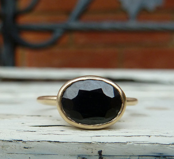 Mariage - Black sapphire ring, black sapphire gold ring, black engagement ring