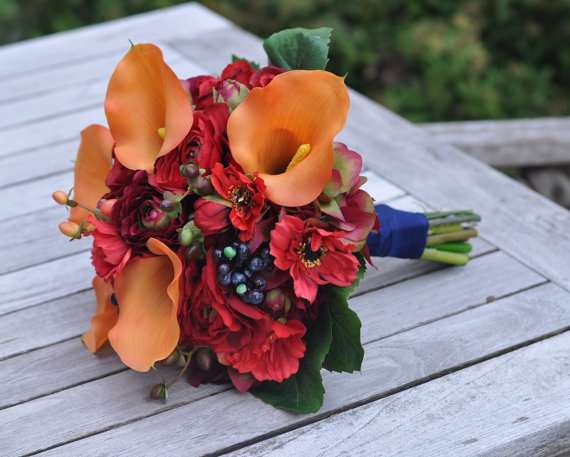 Свадьба - Vibrant Fall Wedding Bouquet, Keepsake Bouquet, Bridal Bouquet, made with Orange Calla Lily, Red Rose, Ranunculus & Blueberries.