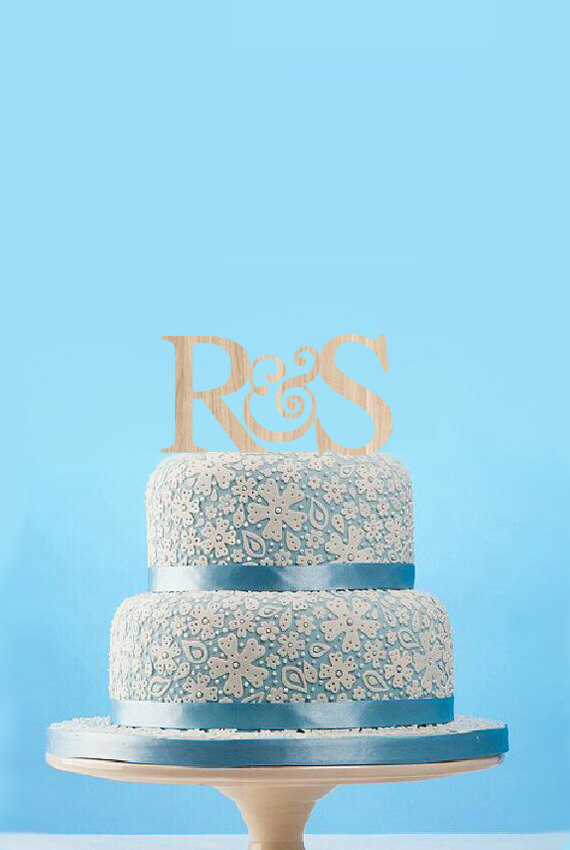 Mariage - Custom initials Wedding Cake Toppers,Personalized Wedding cake topper, monogram Cake Toppers,Couples Wedding topper,vintage wedding topper