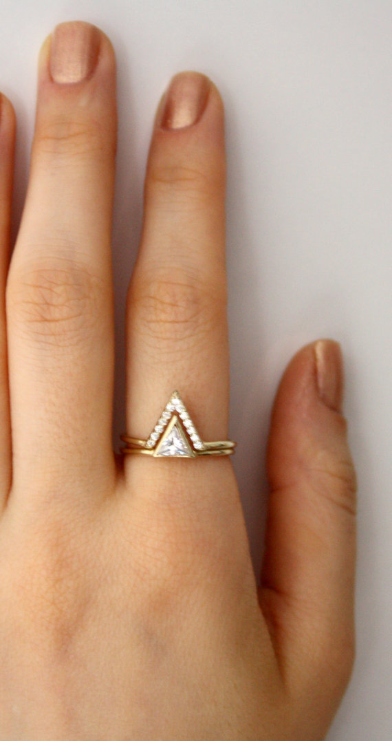 زفاف - Triangle Ring with Pave CZ V ring ~ Triangle Swarovski Engagement Ring ~ Double Ring ~ 14K Gold Filled Thing Ring