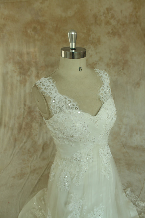 زفاف - Ivory A line formal vintage lace wedding dress with scallop neckline