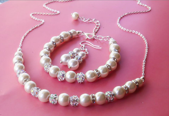 Hochzeit - Pearl Jewelry set with Necklace, Bracelet and Earrings, Bridesmaids Gift, Bridal pearl set