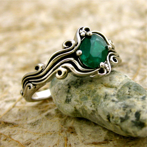 زفاف - Kelly Green Oval Cut Emerald Engagement Ring in 14K White Gold in Ocean Sea Surf Themed Setting with Black Waves Size 7