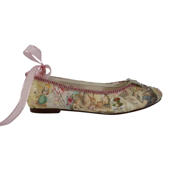 Свадьба - Alice in Wonderland theme wedding shoes ..  bespoke custom design ballet flats.. Digital Print imaging