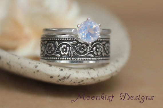 زفاف - Daisy Chain Band and Solitaire Engagement Ring in Sterling Promise Ring Set, Engagement Set, Wedding Ring Set