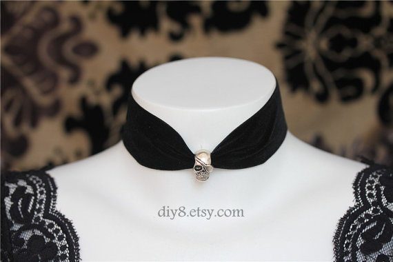 Wedding - Gothic Lolita Gorgeous Skull  Velvet  3.8CM Ribbon Choker Necklace Vampire Queen Party-adjustable length 12.6"-15"(NV094)