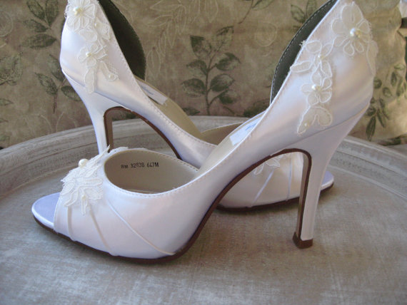 Hochzeit - Wedding Shoes Ivory or White Lace Bridal Shoes