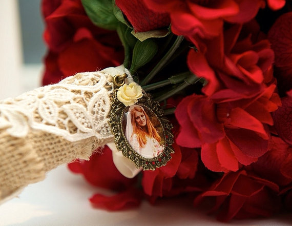زفاف - Wedding Bouquet Photo Charm #17 with Rose - Bronze CUSTOM Memorial Antique Oval - Bridal Keepsake