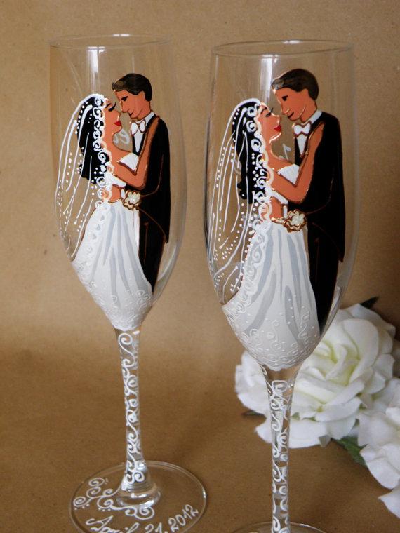 Свадьба - Hand painted Wedding Toasting Flutes Set of 2 Personalized Champagne glasses Groom and Bride with long white veil