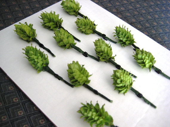 Mariage - DIY Boutonniere Hops for Weddings - 5  Hops Cones w/Stems and Wires - Beer Wedding Flowers - Beer Boutonnieres