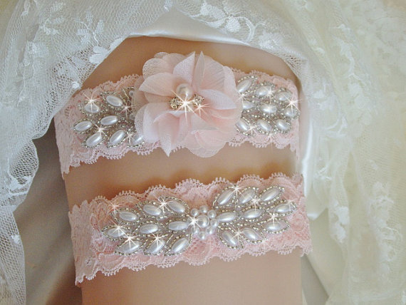 Свадьба - Blush Pink Wedding Garter Set, Bridal Garter, Lace Wedding Garters, Seeded Pearl Leaf Garter with Beads, Bridal Accessories, Crystal Garter