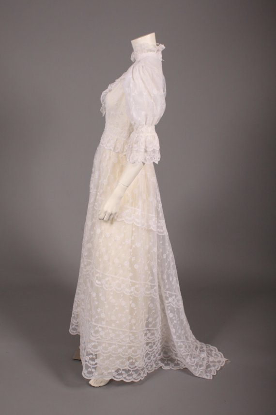 Mariage - 1970s Wedding Dress - 70s Lace Wedding Dress  - High Neck Bridal Gown  - Bianchi