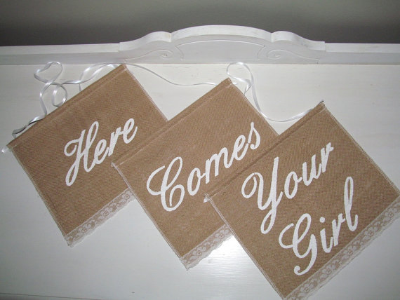 زفاف - Here Comes Your Girl Signs - Three Signs - Here Comes The Bride Signs - Burlap Wedding Banners - Your Girl Banners - Flower Girl Signs