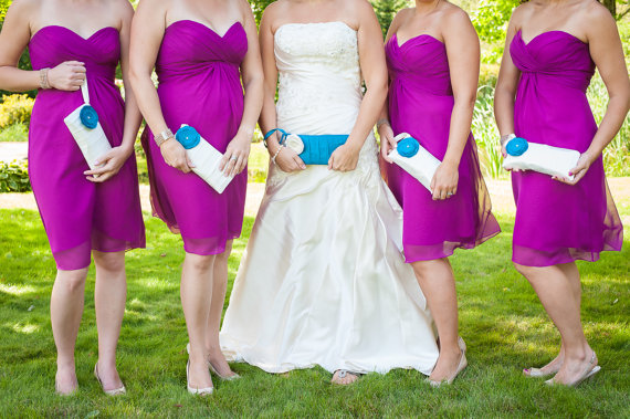 Свадьба - Pleated clutch w/poppy - Choose colors ( Monogram available) Bridesmaid clutches, wedding clutches, bridesmaids gifts wedding party